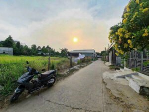 BÁN ĐẤT 5x30.5m – HẺM 141 VƯỜN LÀI, AN PHÚ ĐÔNG, Q12 – GIÁ 8.15 TỶ (CÒN THƯƠNG LƯỢNG) 📍 Vị trí: Hẻm 141 đường Vườn Lài, phường An Phú Đông, Quận 12 – Khu dân cư hiện hữu, an ninh, yên tĩnh 📏 Diện tích: 5m x 30.5m = 152.5m² 📜 Pháp lý: Sổ hồng riêng – xây dựng tự do 🚗 Đường trước đất: 8m – xe hơi quay đầu thoải mái 🧭 Hướng: Đông Bắc 🏘️ Tiềm năng: Diện tích lớn, vị trí đẹp, giá tốt trong khu vực 💰 Giá bán: 8.15 tỷ – giá còn bớt cho khách thiện chí 📞 Liên hệ chính chủ: 0901.471.389 (A. Kiên – chủ gửi) 📲 Kết bạn Zalo để xem sổ và vị trí thực tế